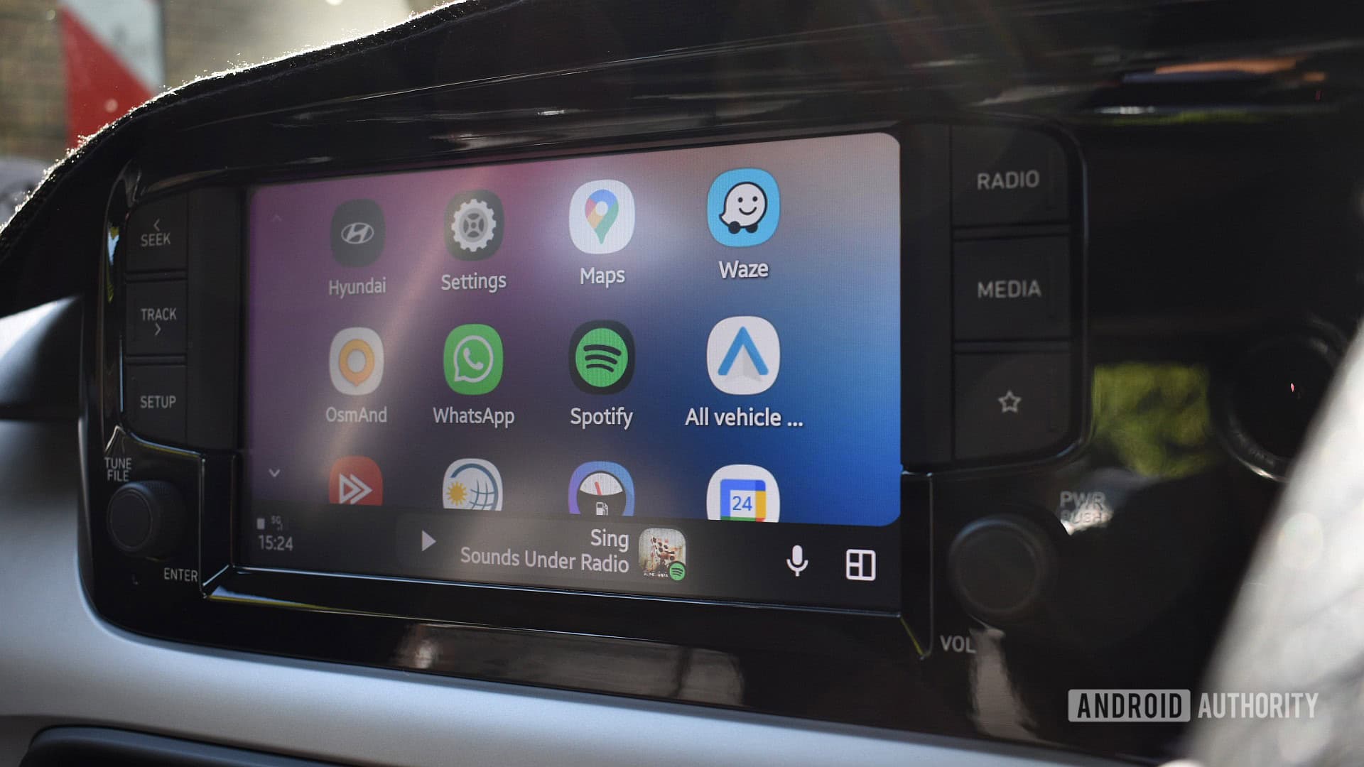 Android Auto is crashing (again), and nobody knows why (again)