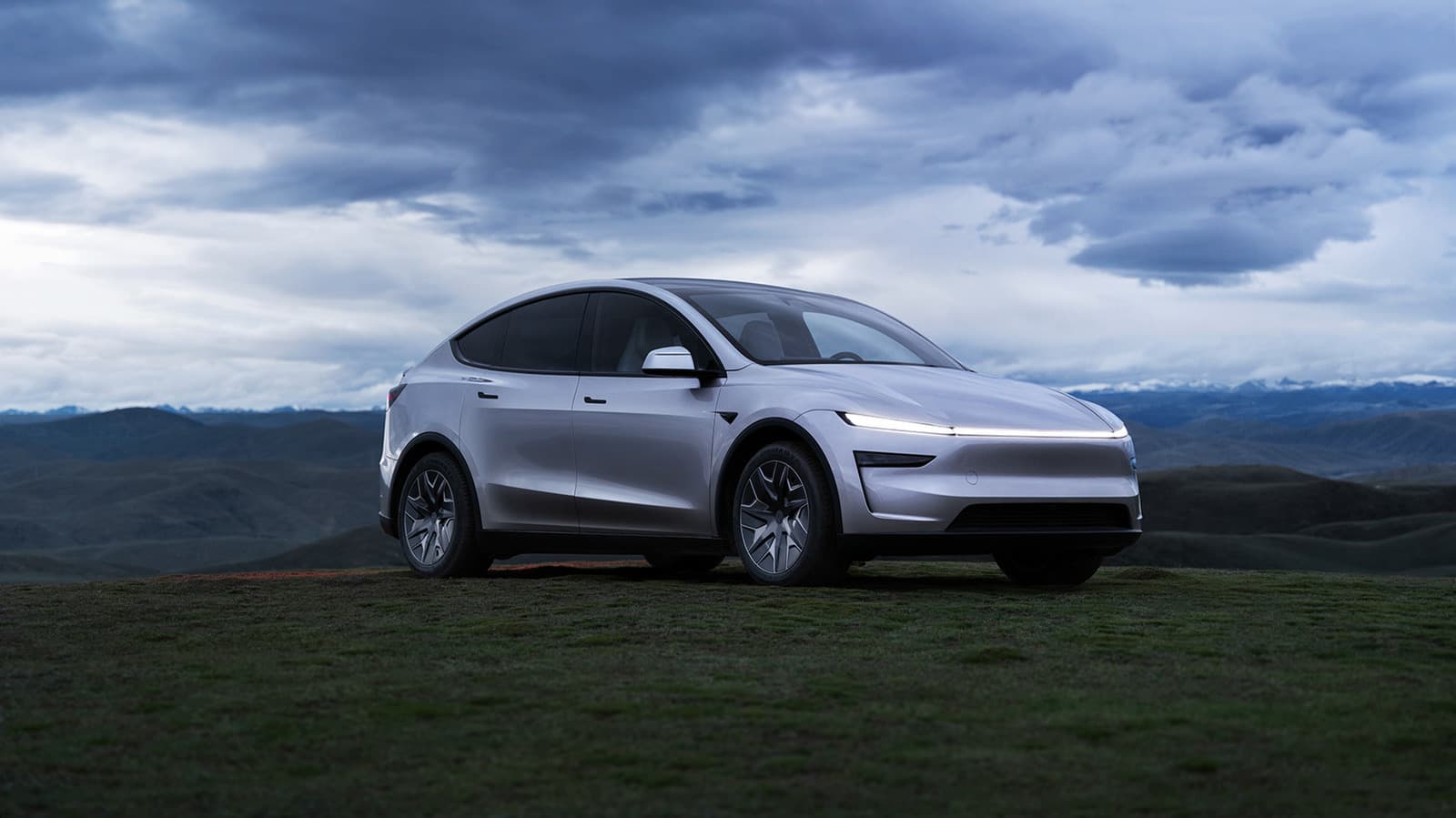 Tesla's Six-Seat Model Y L Debuts in US Starting at $61,990